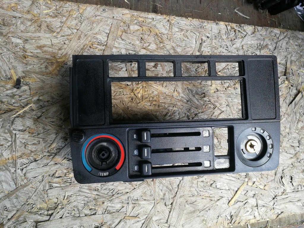 фото №1, Панель воздуховод панель средний bmw e30