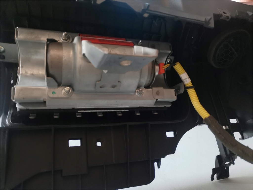 фото №9, Nissan note приборная панель консоль + подушка пассажира