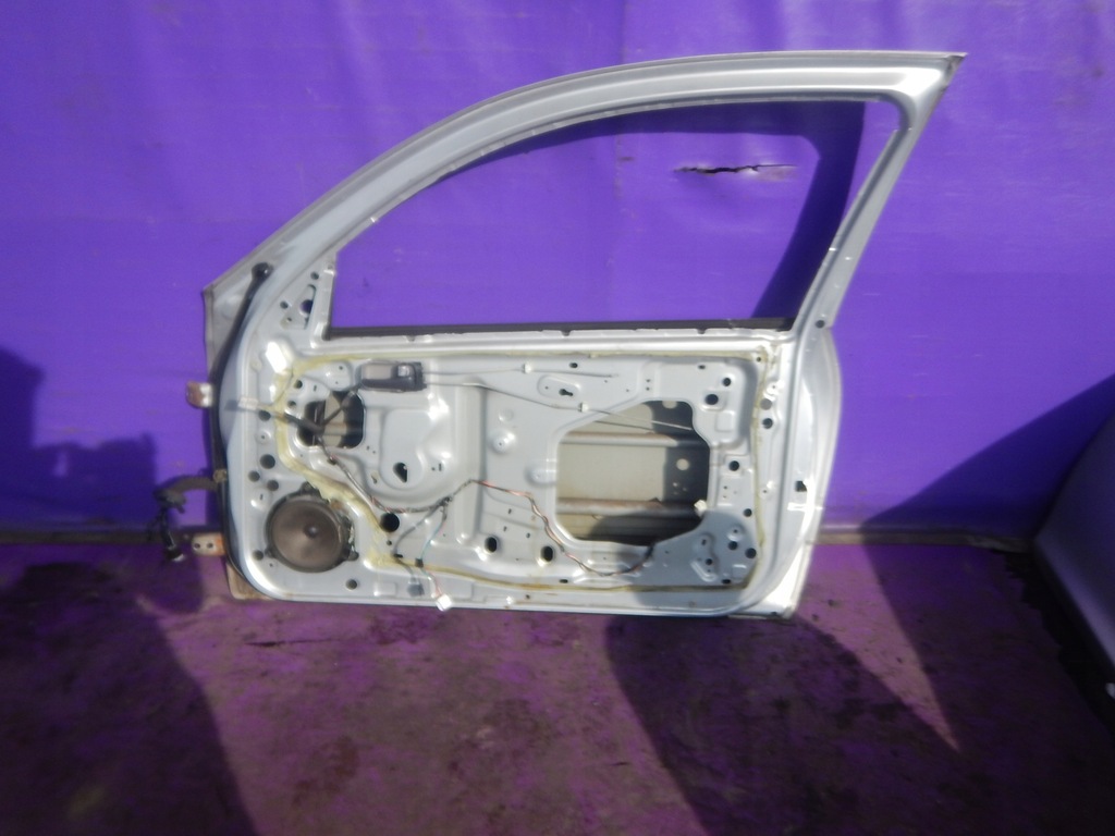 фото №5, Nissan almera n16 hb 3d 00-06 двері праве kl0k