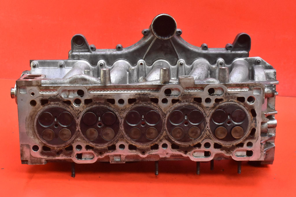 фото №6, Головка двигателя 31104738-002 volvo s60 1 i 2.4 d5 165 km 00-04
