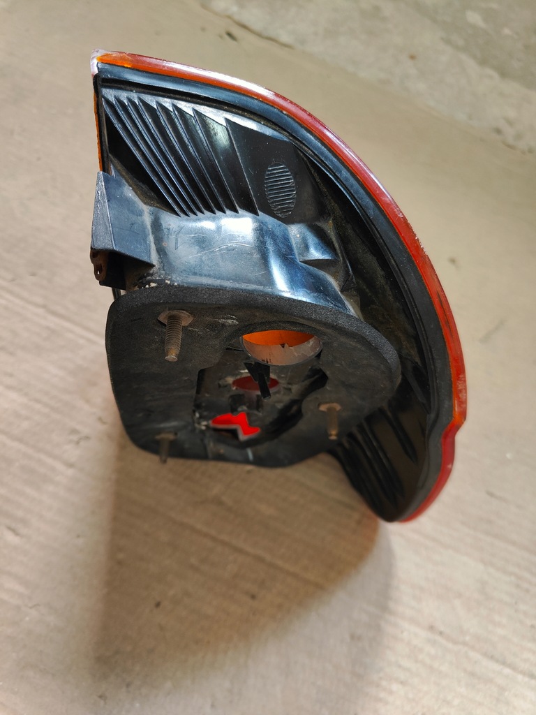 фото №13, Bmw e39 kombi лампа задня ліва w крила 8361671