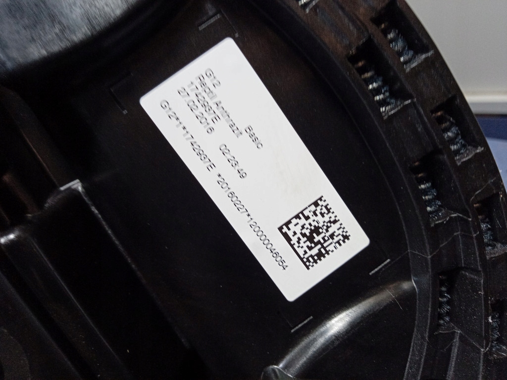 Bmw 7 g12 люк панорама 8072964 Недорого