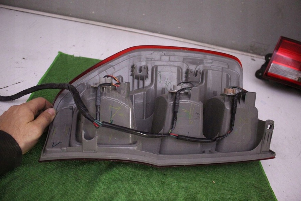 фото №4, Лампа правая задняя ford ranger jb3b-13404