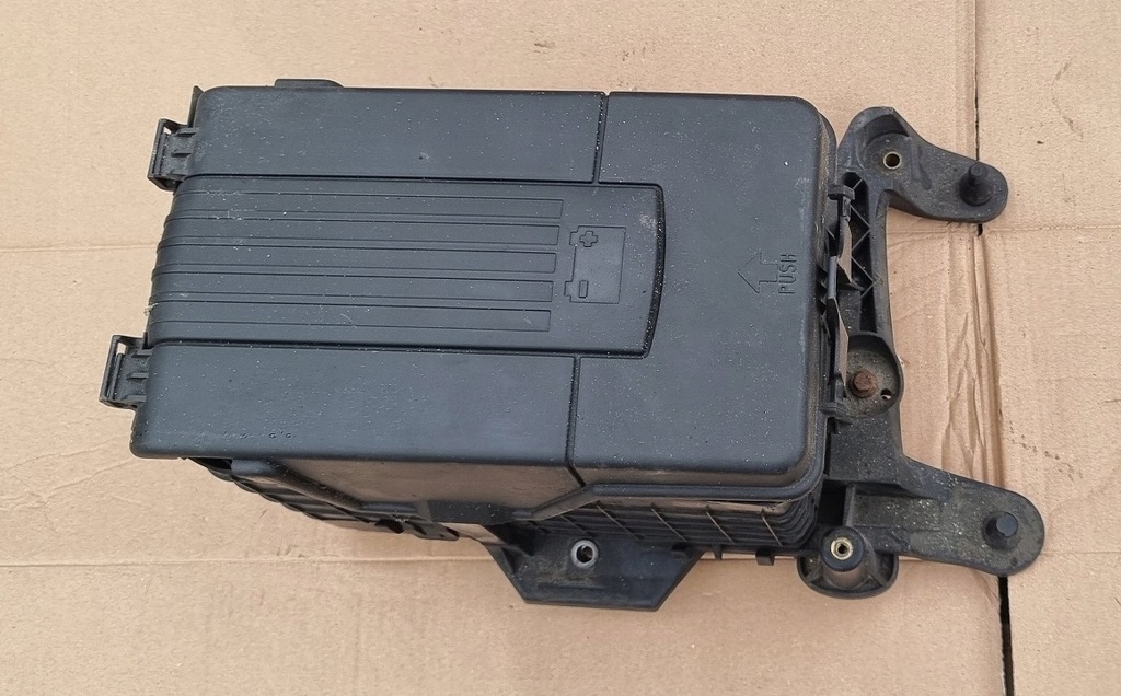 фото №1, Vw passat cc r-line 2.0 tdi 12-18 корпус аккумулятор