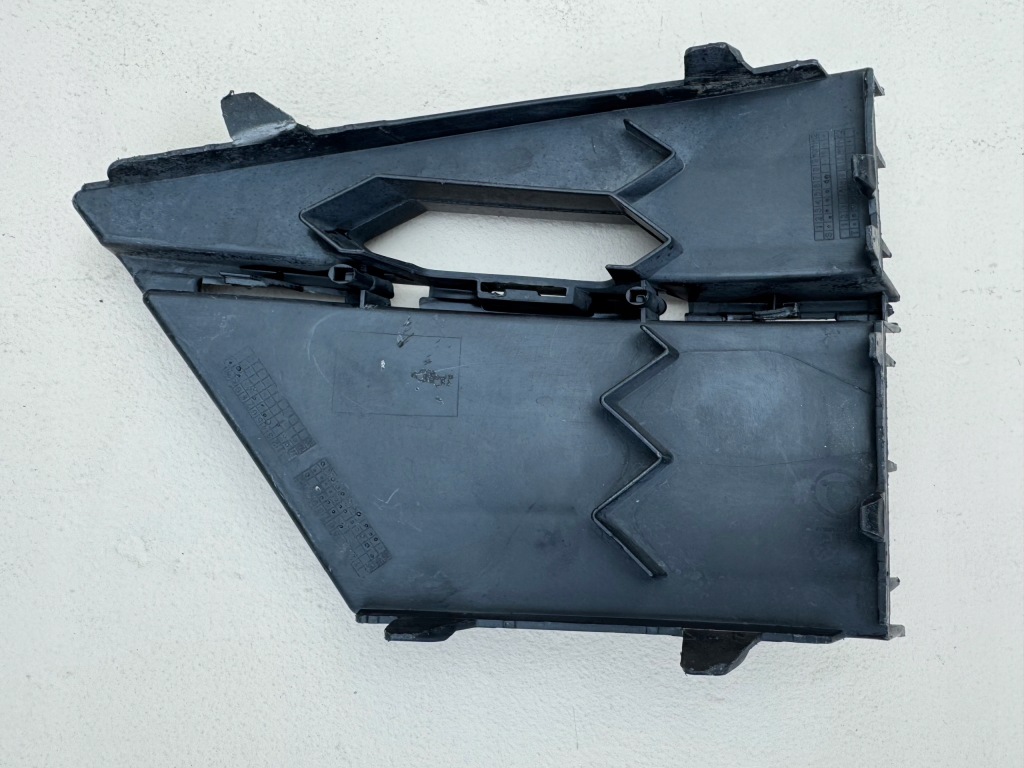 фото №10, Skoda superb iii 3 15r- решётка решётка радиатора бампера правая перед 3v0853666