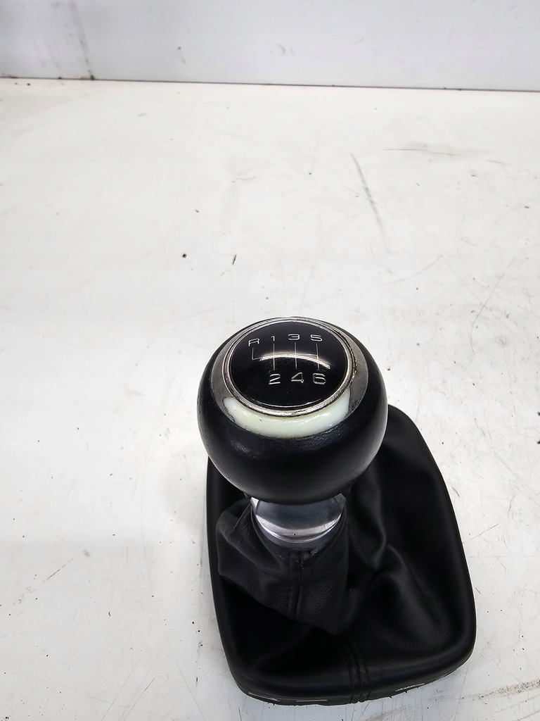 фото №8, Чохол ручка перемикання передач audi a3 8p a1 8x q3 8u 8p0863279a