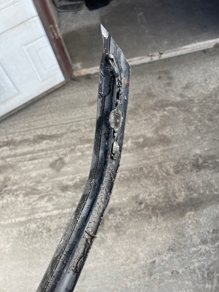 фото №8, Молдинг прокладка стекло передней mercedes w124