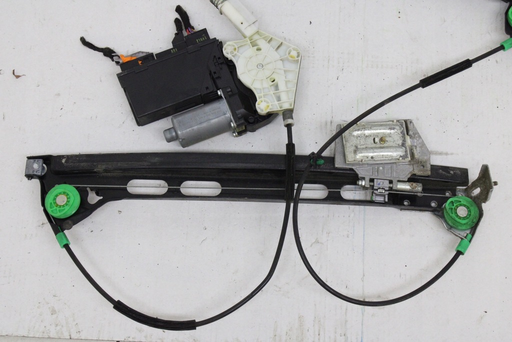 фото №9, Audi a4 b7 cc cabrio 2007r- підйомник скло лівий перед