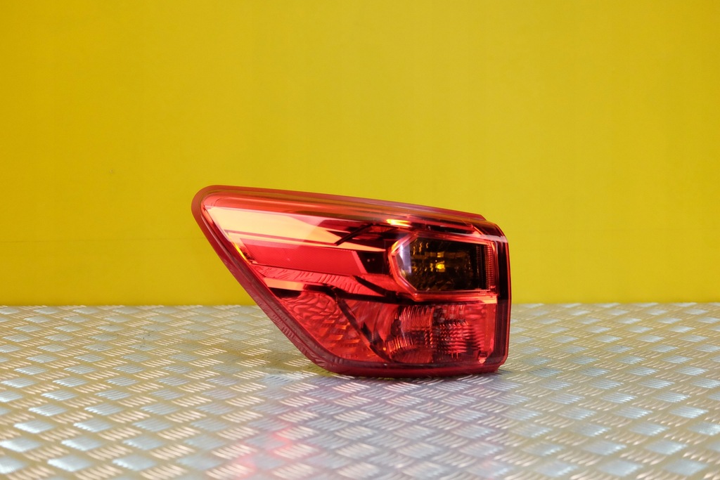 фото №1, Nissan pathfinder r52 lift 2017- лампа задняя левая