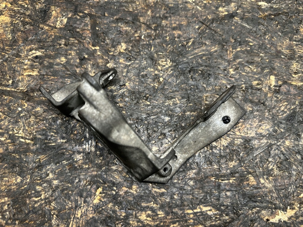 фото №4, Кронштейн кронштейн renault master 2.3 dci 922377470r