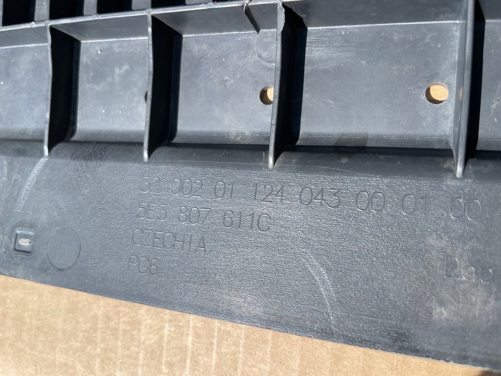 фото №11, Бампер skoda octavia iv w колір lf7c pdcx4 kompletny do встановлення