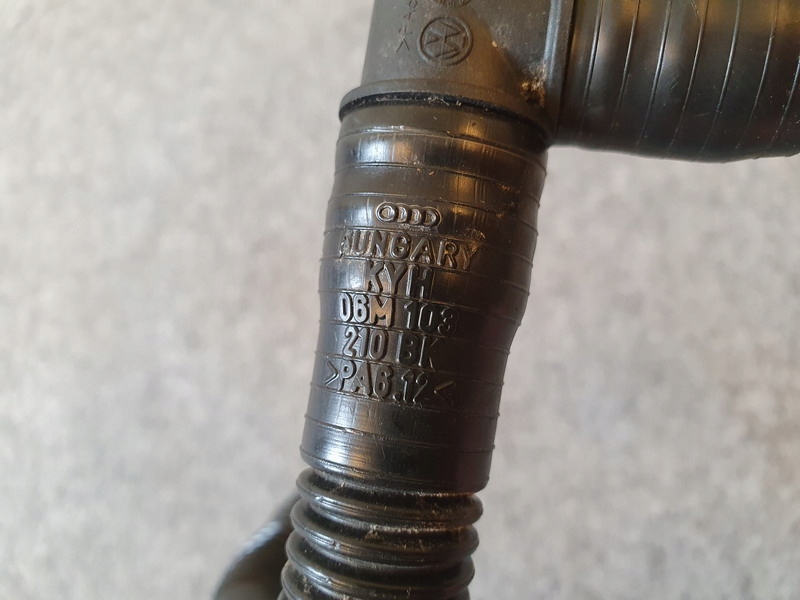 фото №3, Audi q7 q8 06m103210bk шланг труба всмоктувальна оригінал