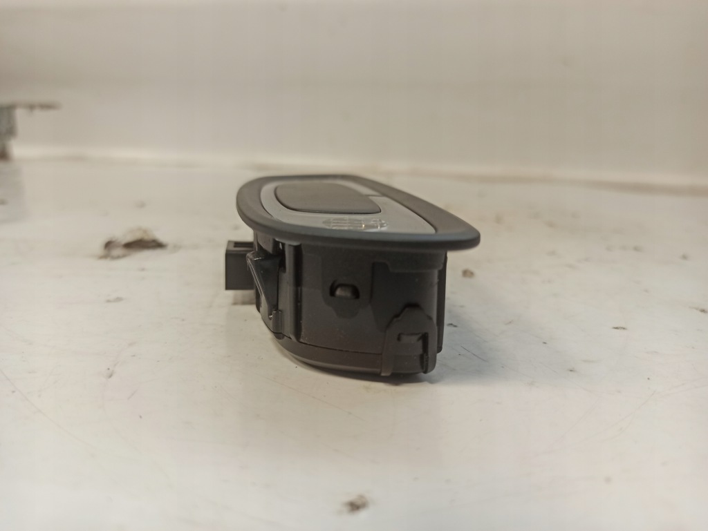 фото №4, Volvo v40 ii освещение лампа кабины салона 31351313