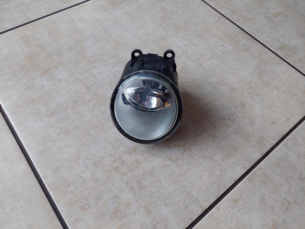 Купить Левый противотуманная фара - toyota avensis t25 - lift - 06-08