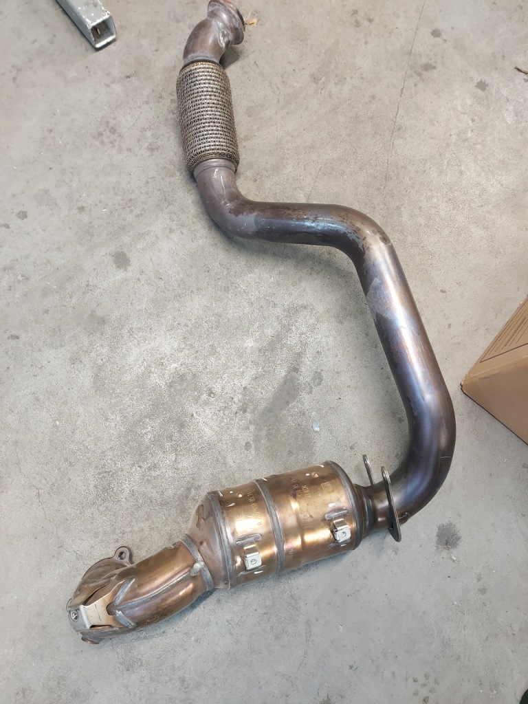 Катализатор 2464900514 kt0334 mercedes w117 w176 w246 cgi kt0334 в Украине