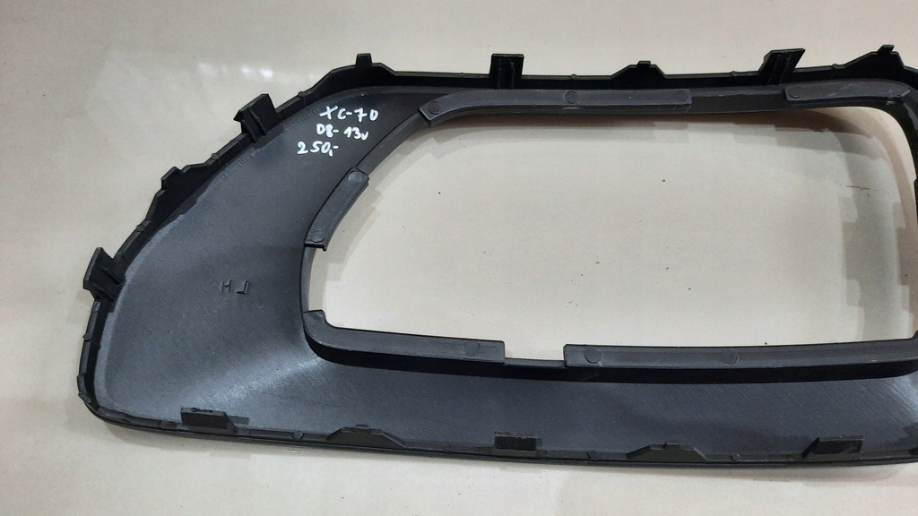 фото №6, Решётка бампера левая volvo xc70 08-13r