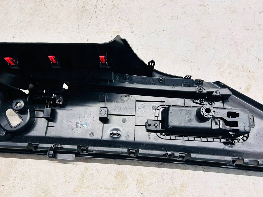 фото №11, Corolla e21 kombi обшивка багажника góra ліва лівий bez led