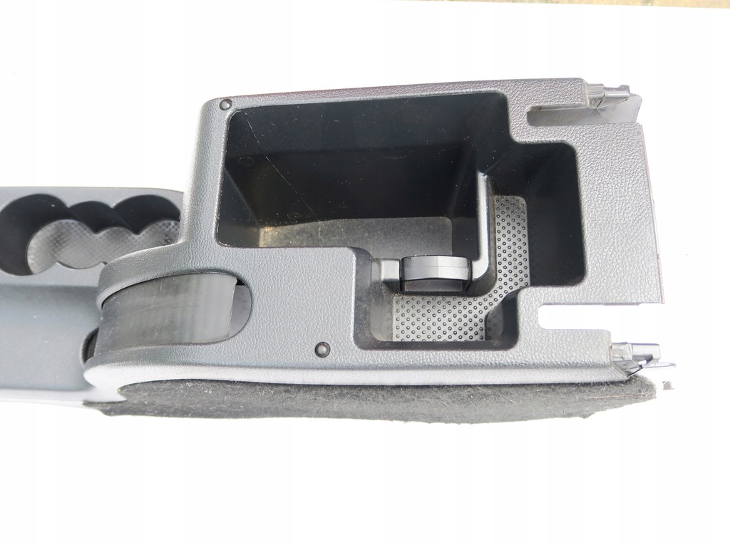 фото №10, Подлокотник чёрный туннель skoda octavia 2 ii 1z