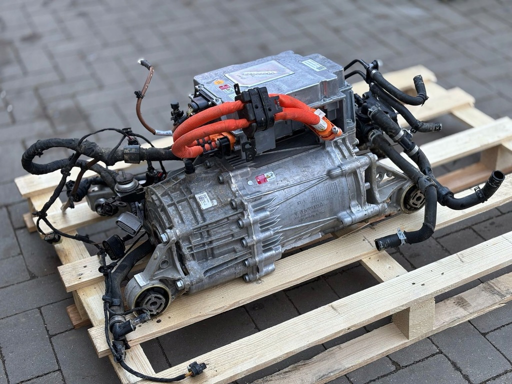 фото №1, Porsche taycan 4s привод перед двигатель ideał 9j1907124l ebg