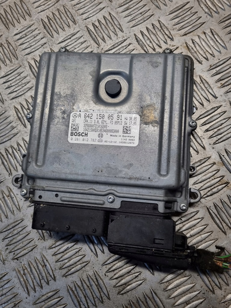 фото №1, Бортовой компьютер двигателя mercedes a6421500591