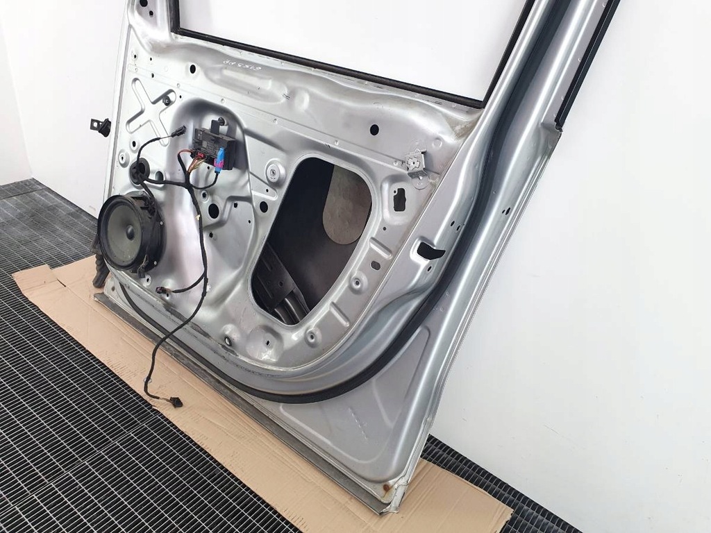 фото №12, Двері перед праве vw sharan seat alhambra ii 7n la7w сріблястий