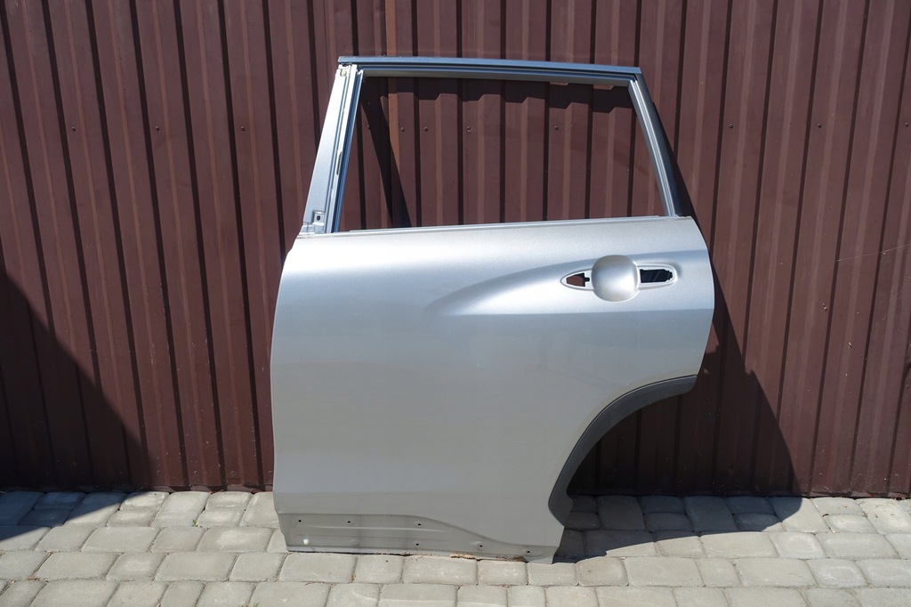 фото №1, Toyota corolla cross дверь задняя задние левая молдинг