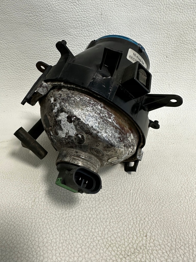 Bmw e46 рестайлінг  протитуманна фара правий перед eec72t в Україні