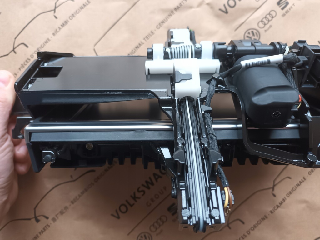 фото №8, Дисплей центральний з підйомник audi a6 c7 4g a7 номер 4g1919601ae 28 km