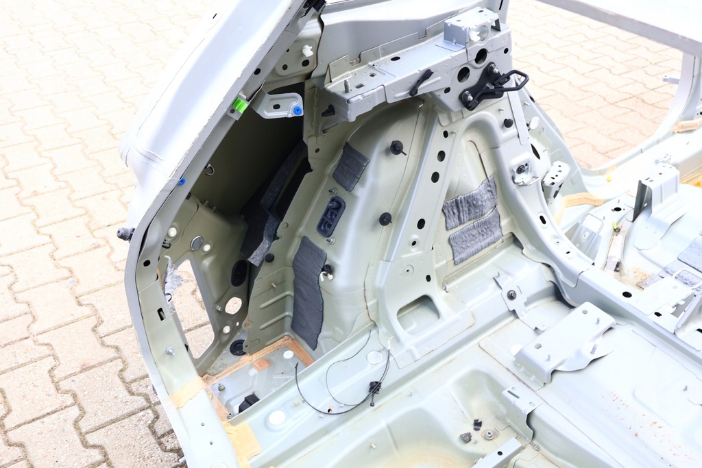 фото №4, Volvo xc60 ii чверть крила ліва задня