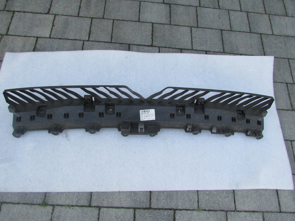 фото №1, Vw t-roc новый направляющая бампера заднего 2ga807863a