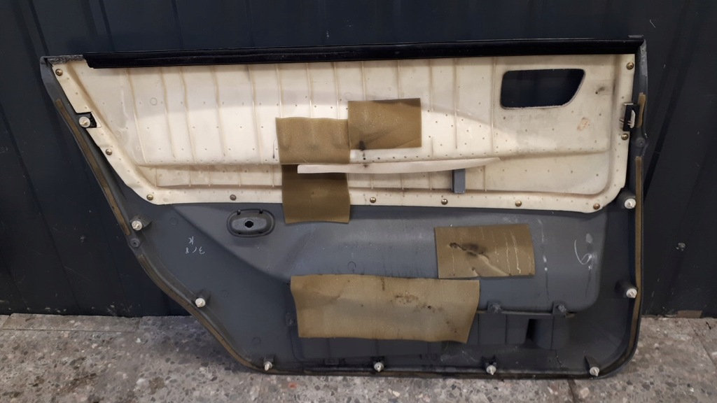 фото №9, Обшивка двері правий задня space wagon