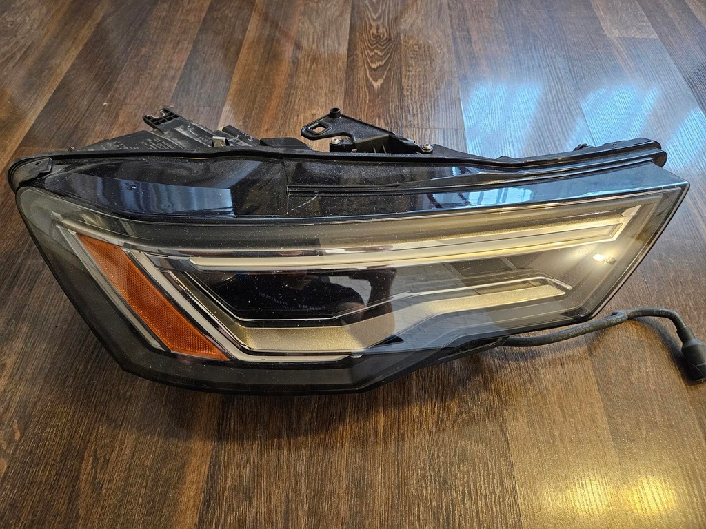 фото №1, Audi a6 c8 лампа права 4k0941040b usa