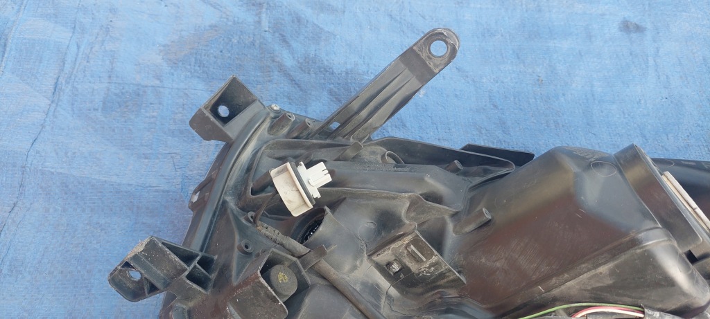 Toyota corolla e18 13 14 15 16 лампа права європа 8111002e7000 nr 121 Київ