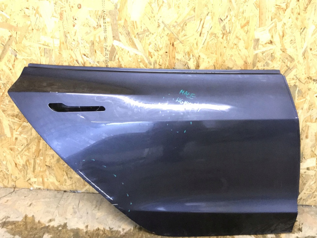 Купить Tesla 3 3 17- дверь правое  задняя задняя