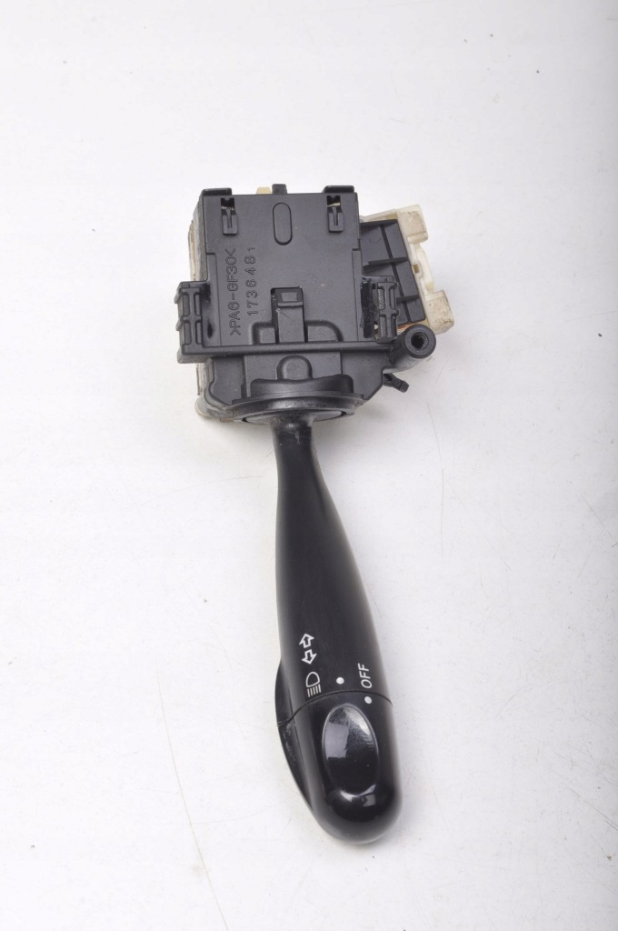 фото №1, Toyota yaris i рычаг поворотники