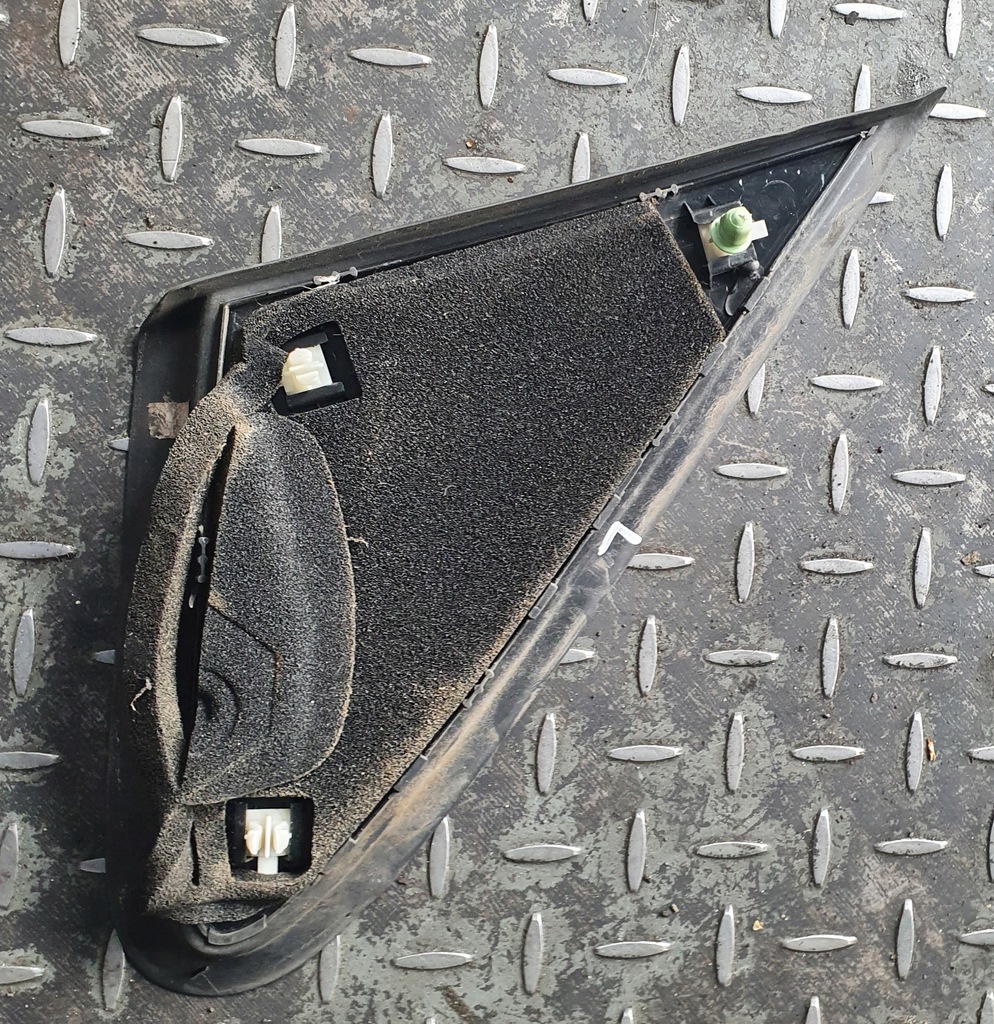 фото №3, Заглушка трикутник лівий перед mercedes a140