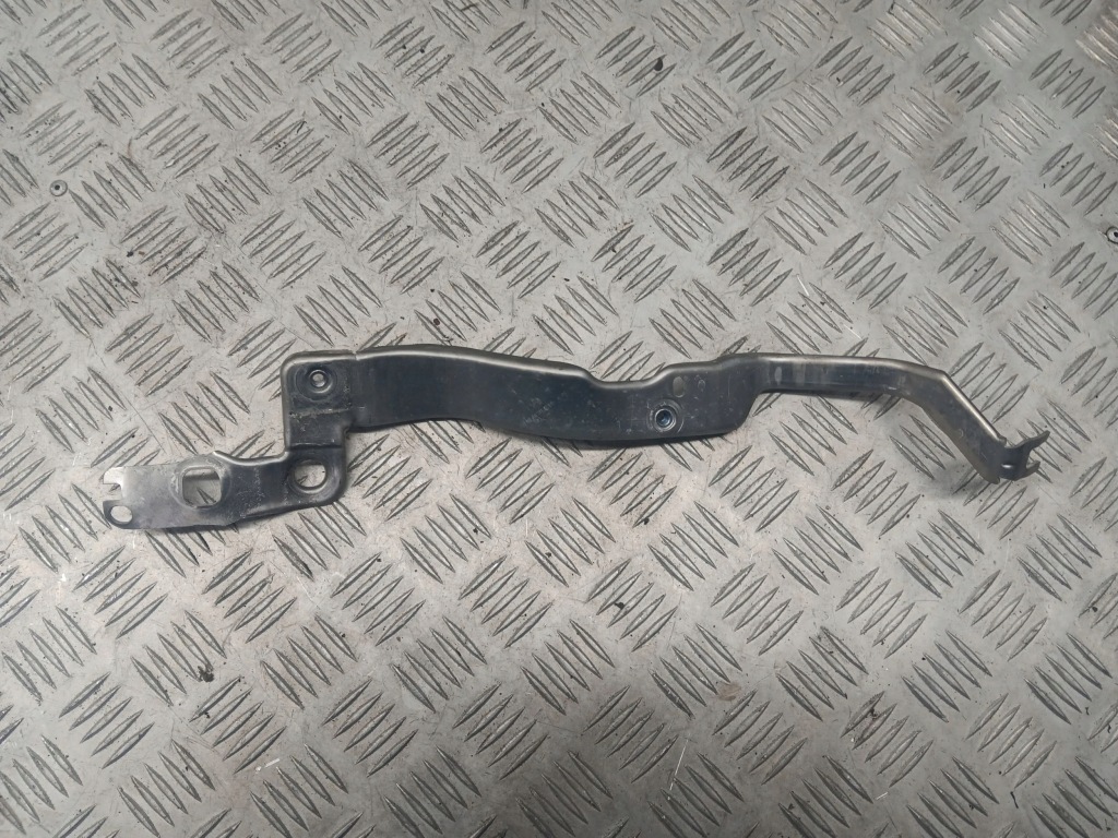 фото №1, Audi a6 s6 c7 4g 4g0807591b элементы крепёжные