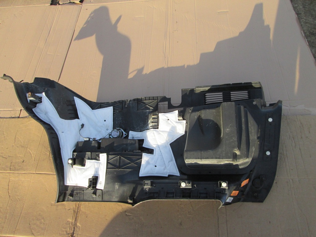 фото №7, Ford explorer 11- обшивка багажника задняя правый задний