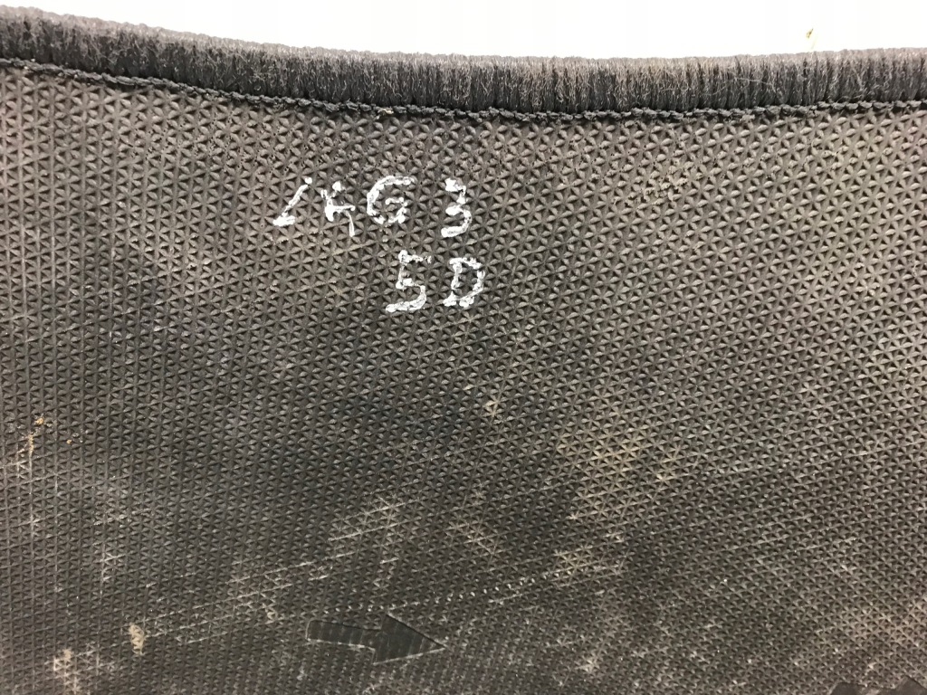 фото №10, Пол обшивка мат багажника renault laguna iii 3 7711422904 5 дверь