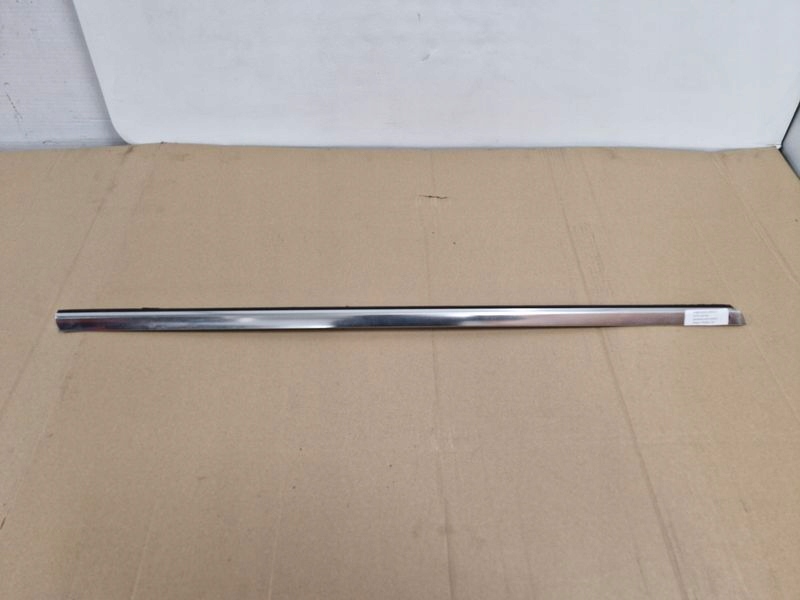 Купити Mercedes benz a w176 молдинг ущільнювач двері правий перед