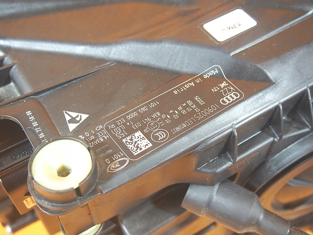 Audi q3 83a sb 18km фары перед full led комплект 83a941033 / 83a941034 с Разборки