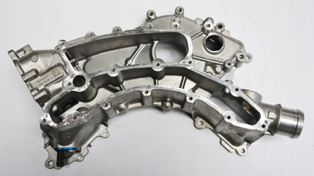 фото №1, 057121111p audi a8 d5 4.0 tdi корпус термостата