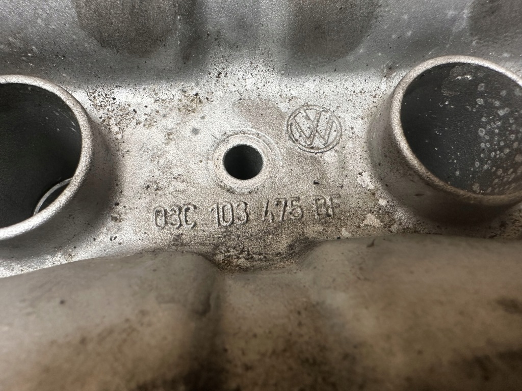 Головка кришка вали vw 1.4 tsi 03c103475bf 03c103358ab Доставка