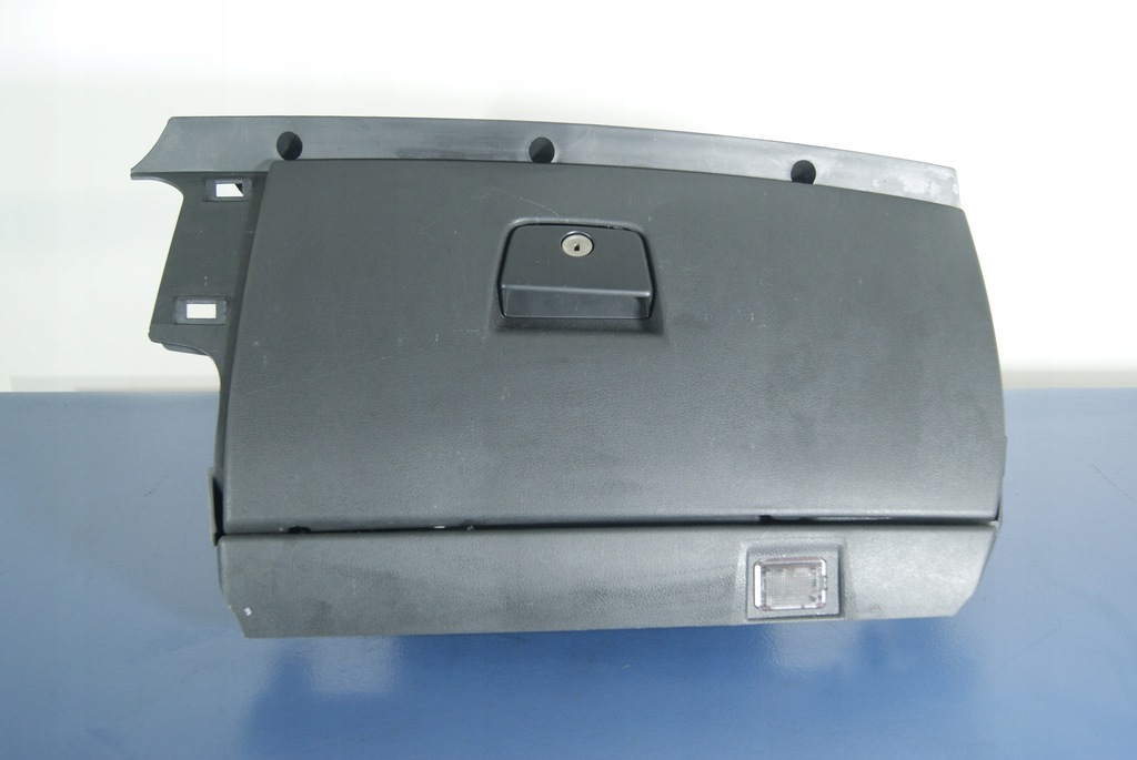 фото №1, Volvo v50 бардачок пассажира полка 8626141