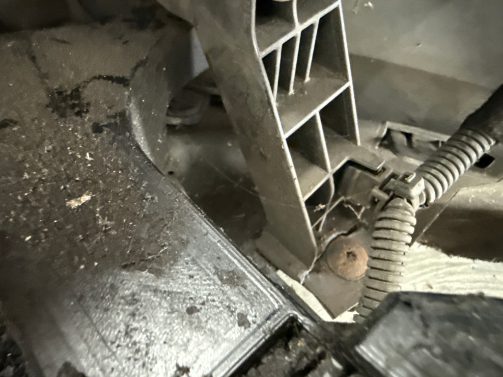 Бампер перед передний opel astra j 13264403 в Украине