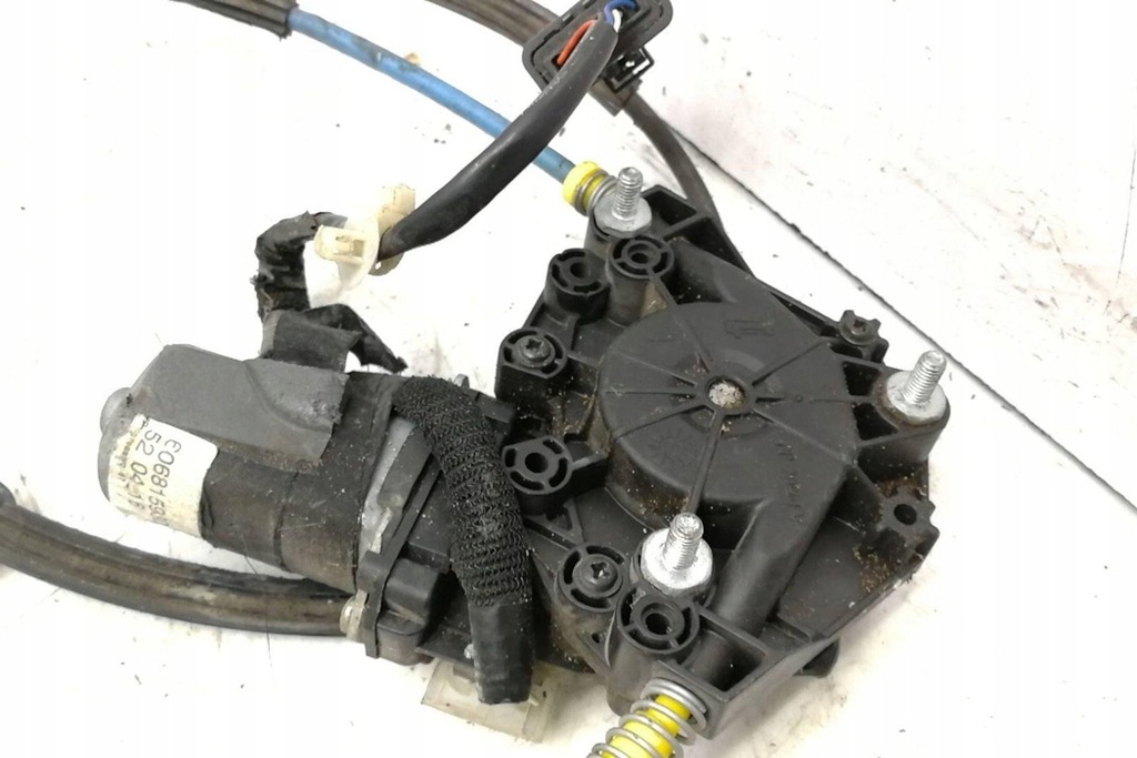 фото №9, Подъемник стекло левых передних дверь alfa romeo gt 937_ 606815930 1.91l