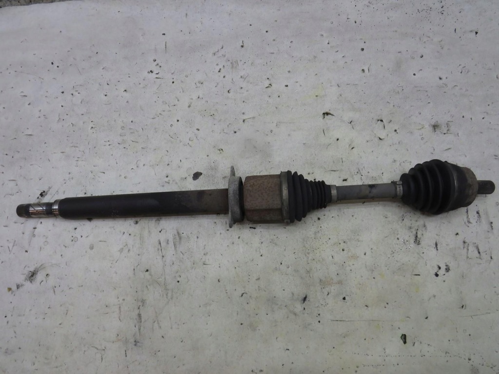 Купити Привідний вал правий перед volvo v40 2 2.0 d4