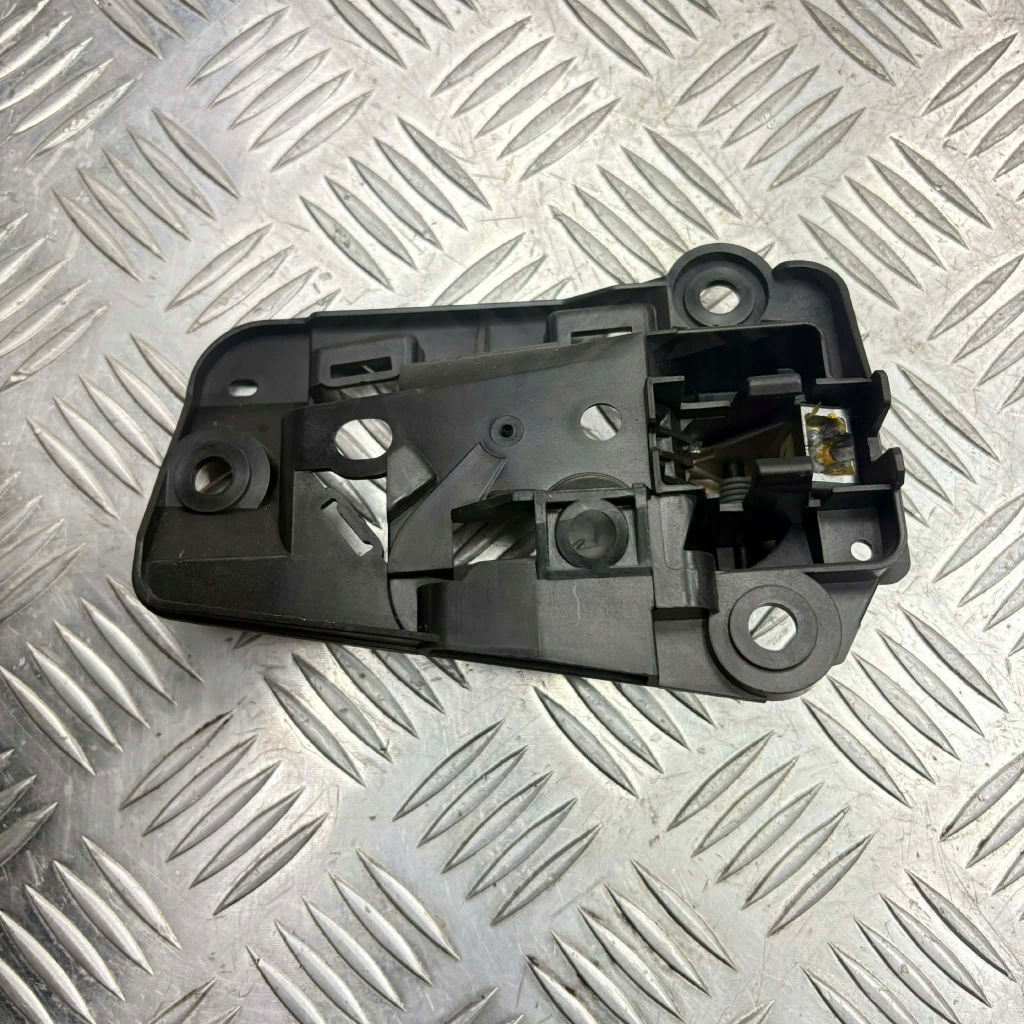 Ручка левая внутренняя xc90 1 Цена