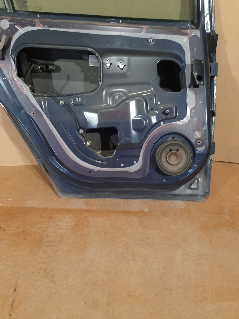 Дверь левый задний  opel astra h универсал z168 04- с Разборки