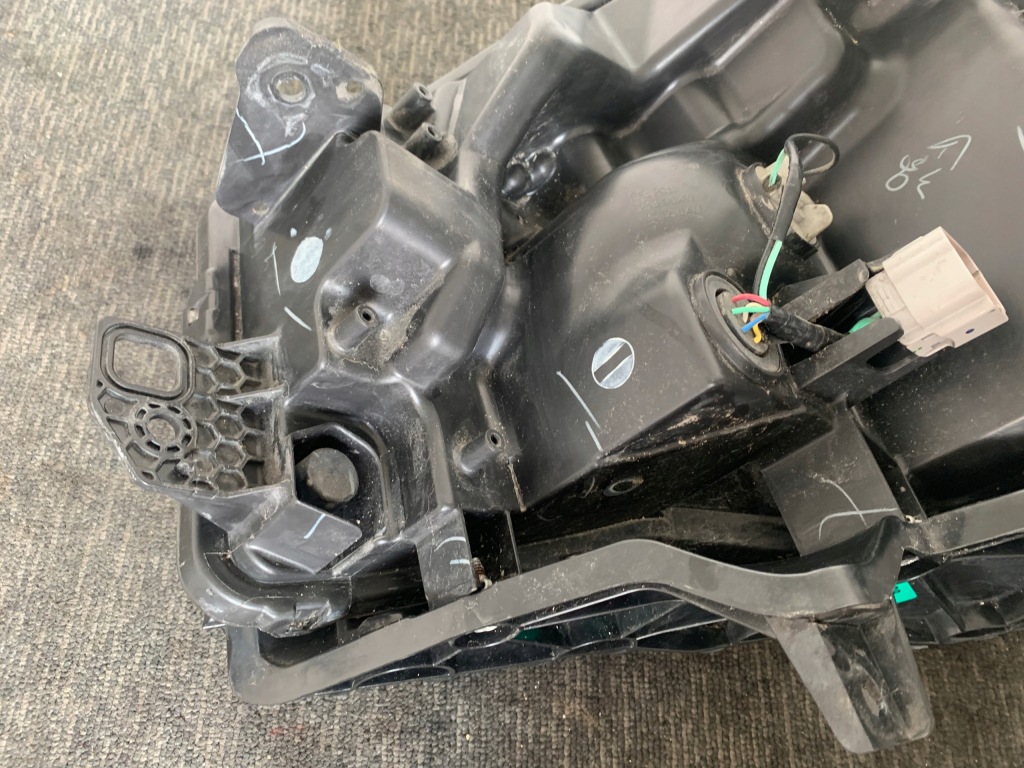 фото №13, Suzuki sx4 s-cross lift 1.0 19r лампа фара full led правый перед ory